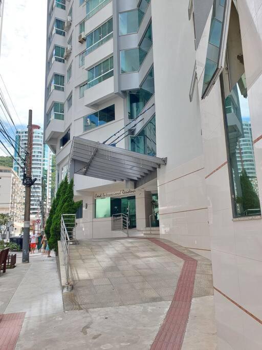 Piscina A Beira-Mar, Tranquilidade E Qualidade No Melhor De Bc Balneario Camboriu Exterior photo