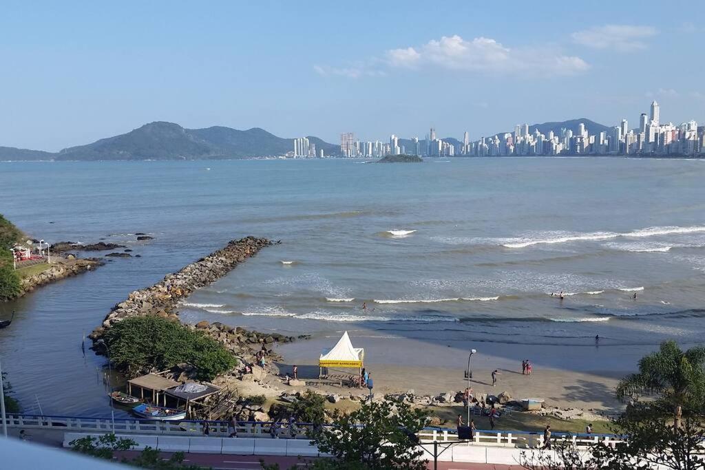 Piscina A Beira-Mar, Tranquilidade E Qualidade No Melhor De Bc Balneario Camboriu Exterior photo