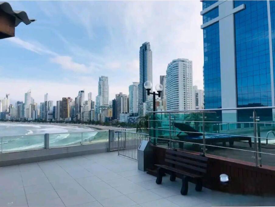 Piscina A Beira-Mar, Tranquilidade E Qualidade No Melhor De Bc Balneario Camboriu Exterior photo