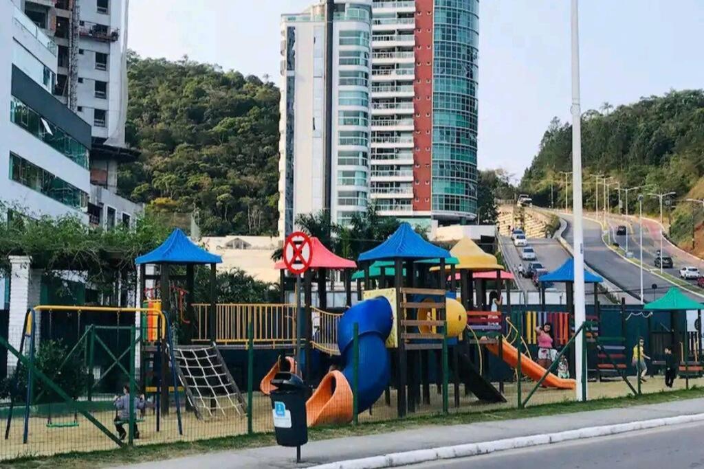 Piscina A Beira-Mar, Tranquilidade E Qualidade No Melhor De Bc Balneario Camboriu Exterior photo
