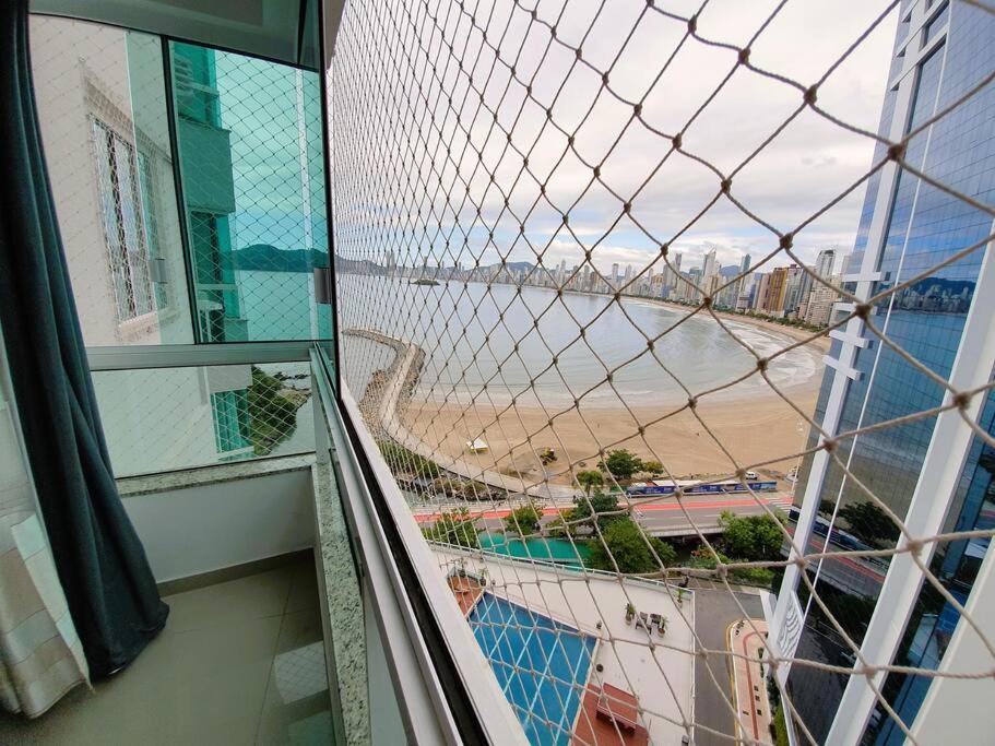 Piscina A Beira-Mar, Tranquilidade E Qualidade No Melhor De Bc Balneario Camboriu Exterior photo