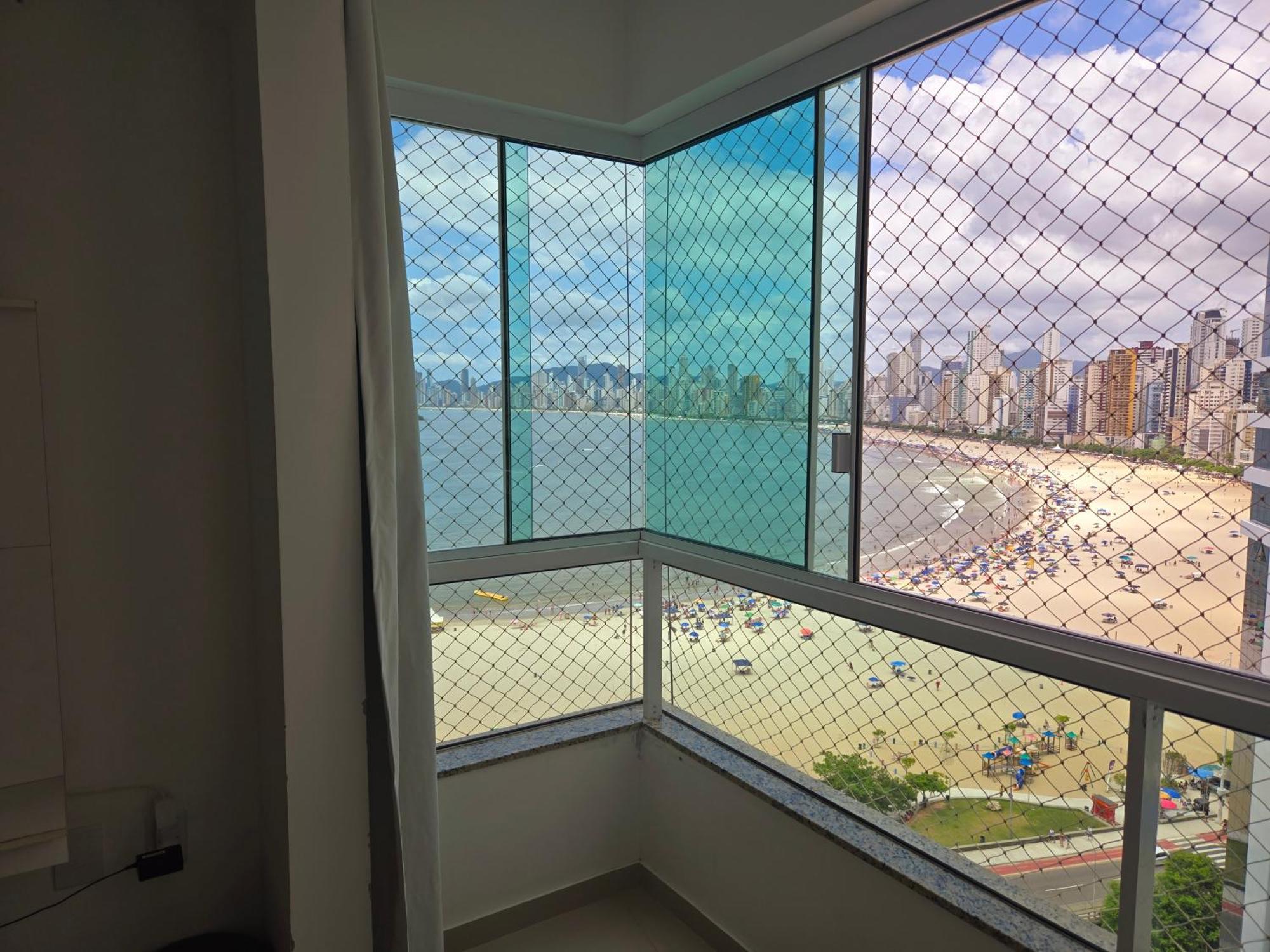 Piscina A Beira-Mar, Tranquilidade E Qualidade No Melhor De Bc Balneario Camboriu Exterior photo